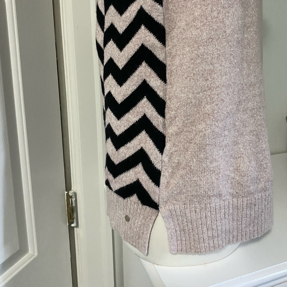 New medium yarn sweater​​​​​​​ - Picture 4 of 5